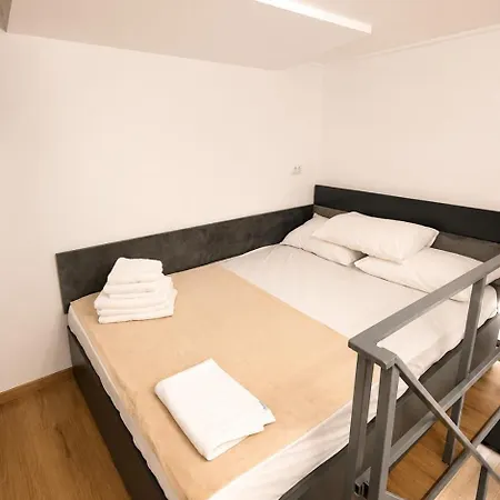56 1 Apartament